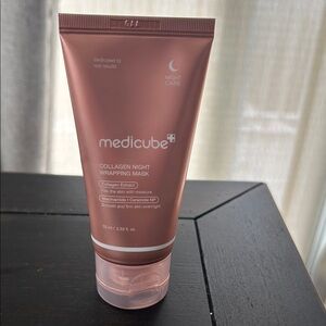 Medicube Collagen Night Wrapping Mask - Pink new with safety seal intact